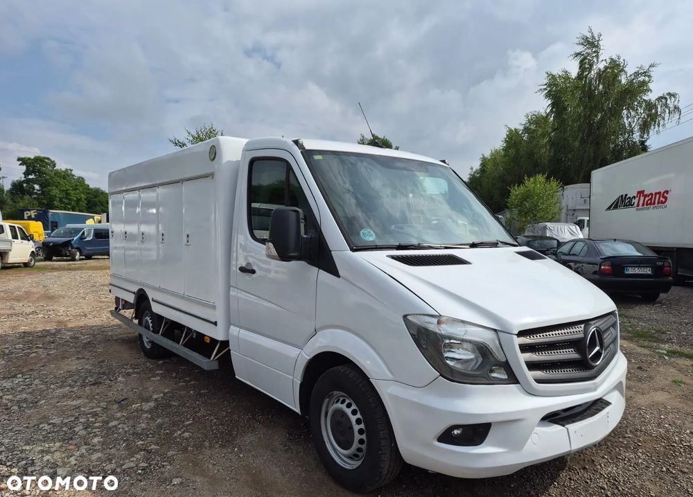 Mercedes-Benz Sprinter - 1