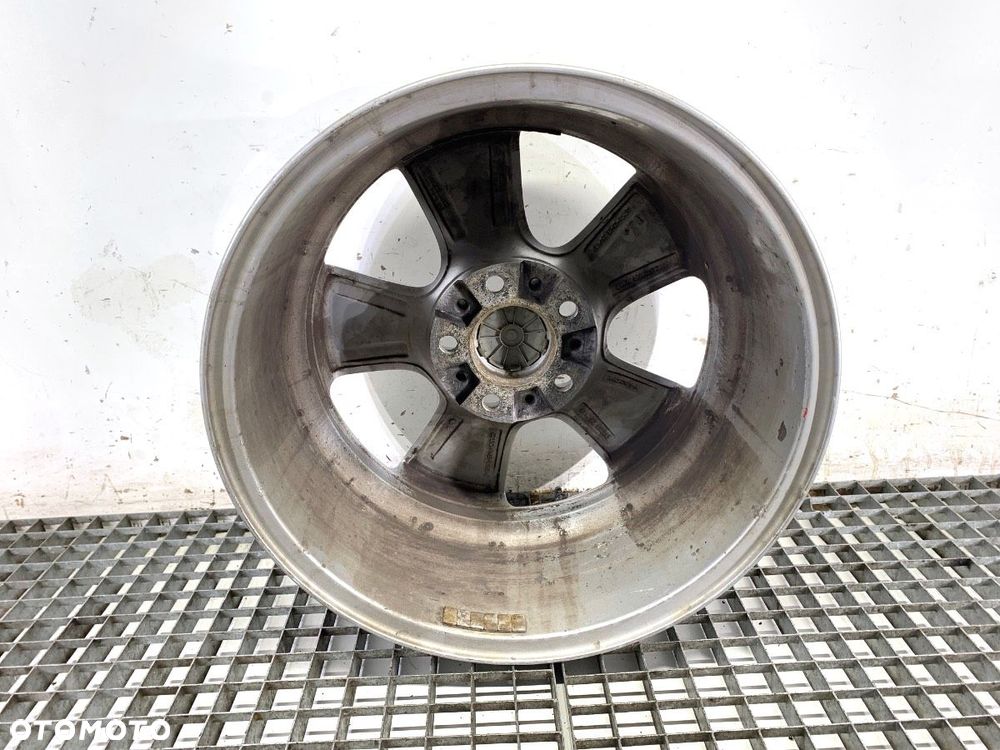 FELGA ALUMINIOWA 17 8J 5X120 CENTR 72,6 ET30  BMW 5 Touring (E61) 2004 - 2010 525 i 160 kW [218 KM] - 5