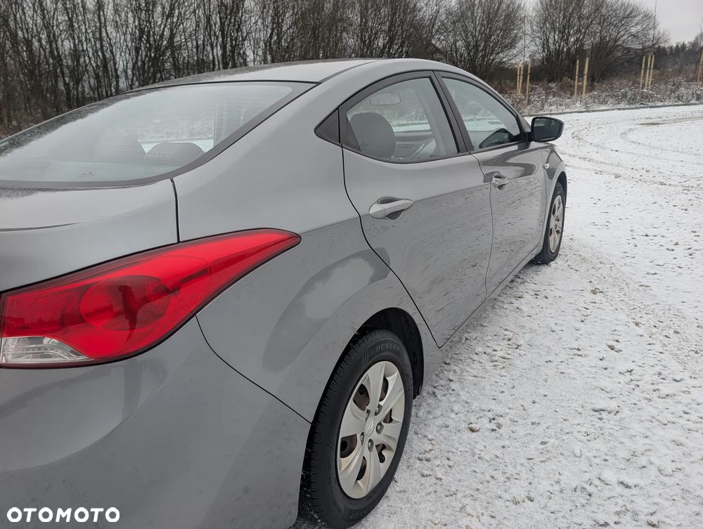 Hyundai Elantra 1.6 Comfort - 21