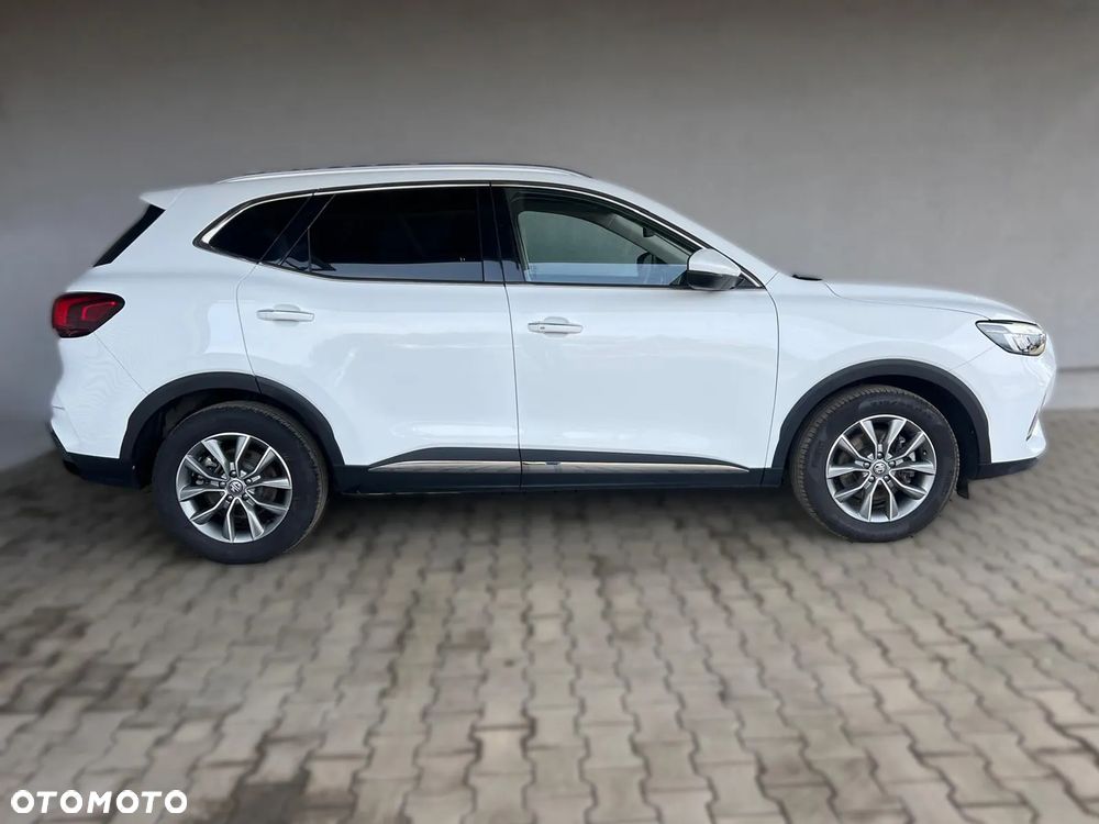 MG HS 1.5 T-GDI Excite DCT - 9