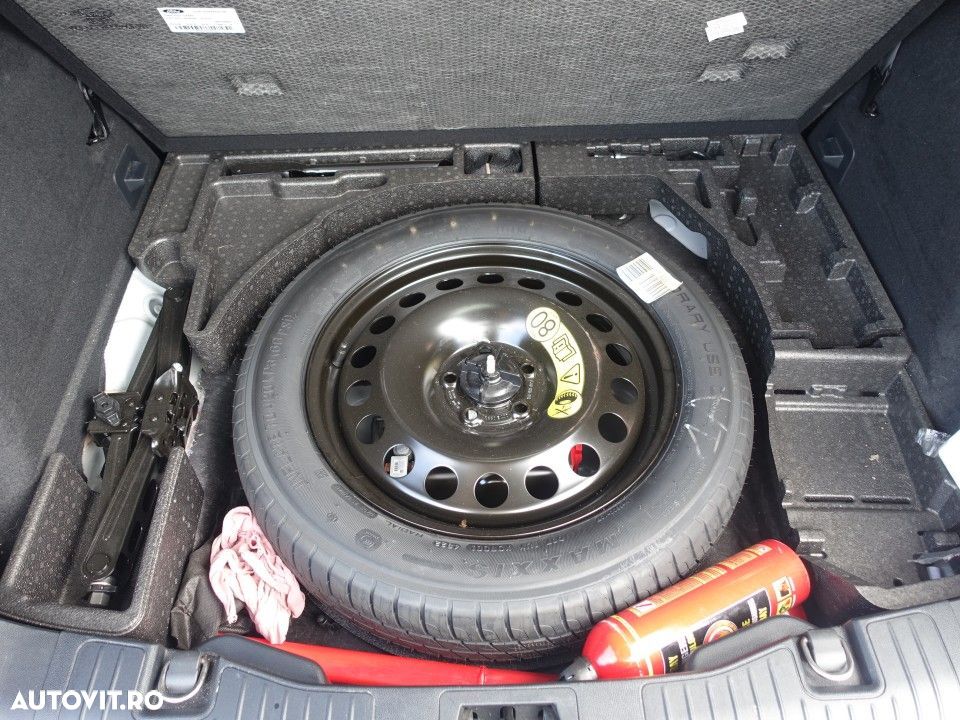 Ford Kuga - 12
