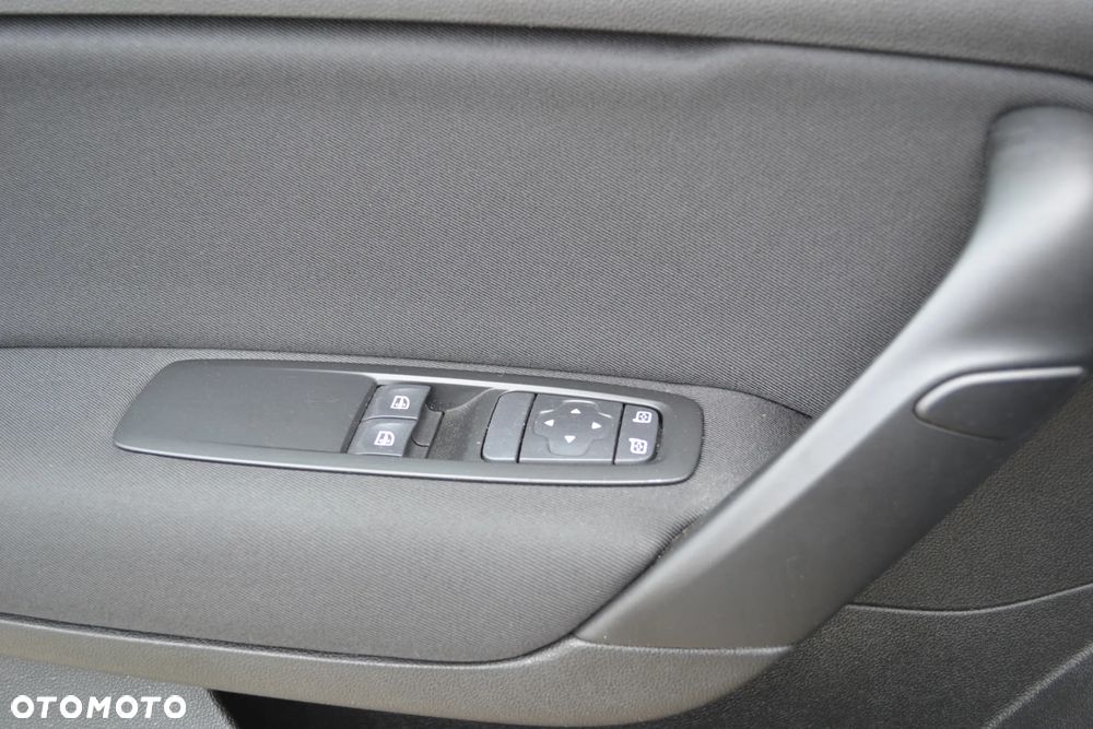 Renault Megane ENERGY TCe 100 INTENS - 29