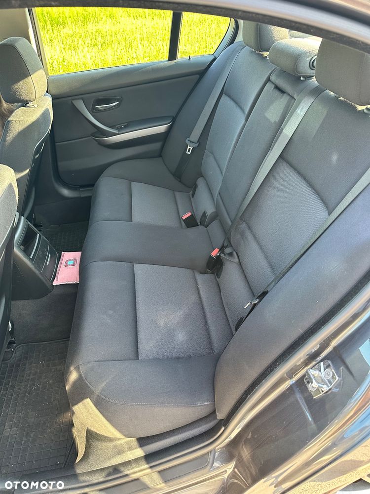 BMW Seria 3 318i - 9