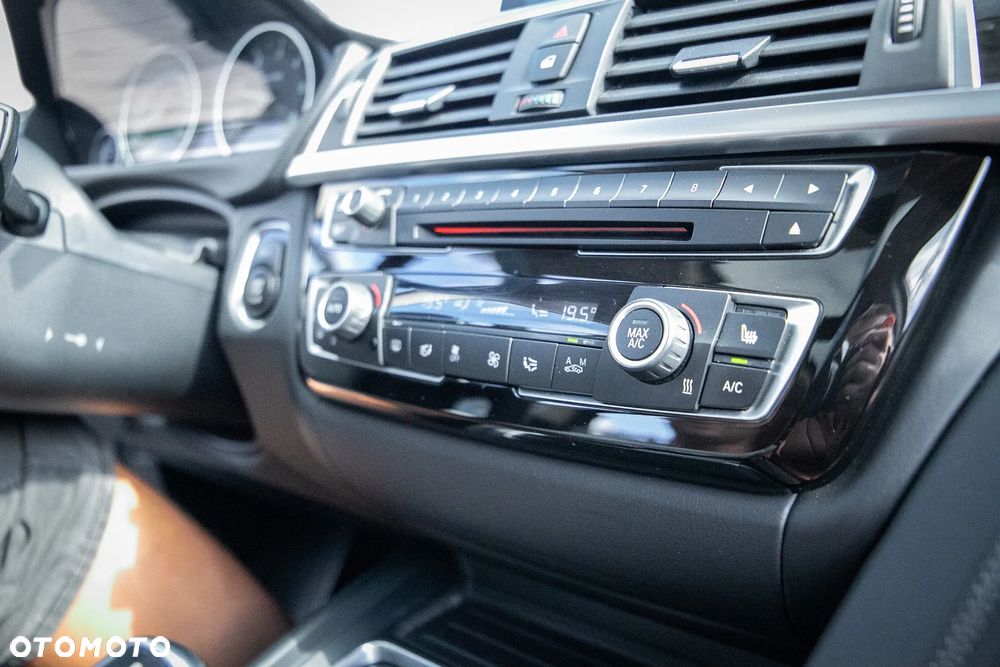 BMW Seria 3 320d Luxury Line - 15