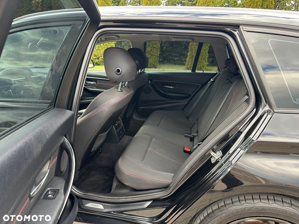 BMW Seria 3 318d DPF Edition Sport - 26