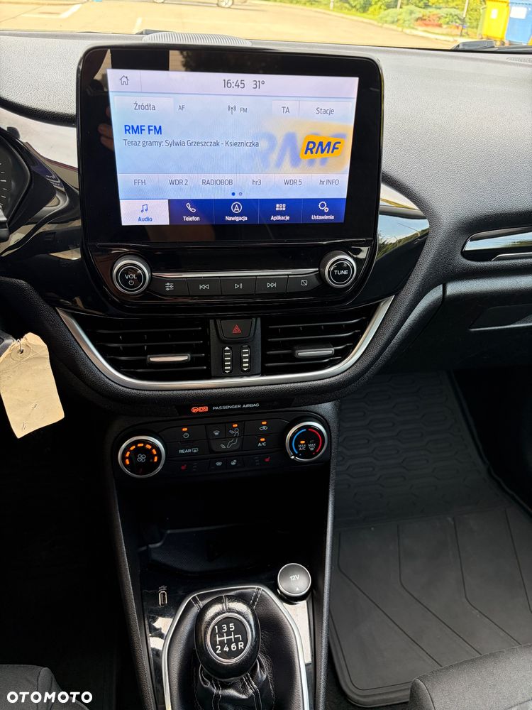 Ford Fiesta 1.0 EcoBoost S&S TITANIUM - 17