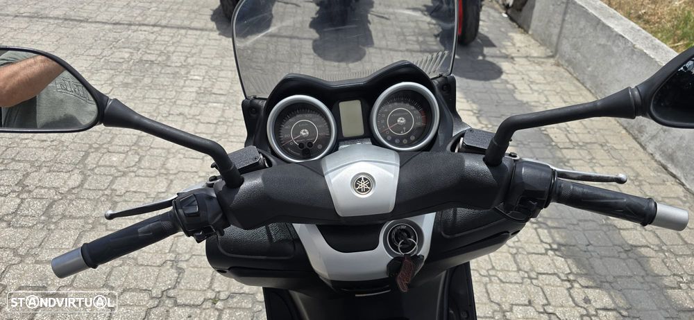 Yamaha X-Max - 5