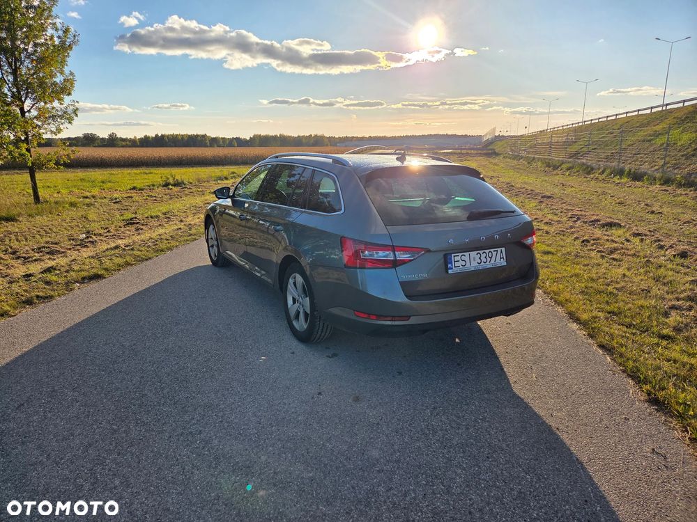 Skoda Superb 2.0 TDI SCR Ambition DSG - 6