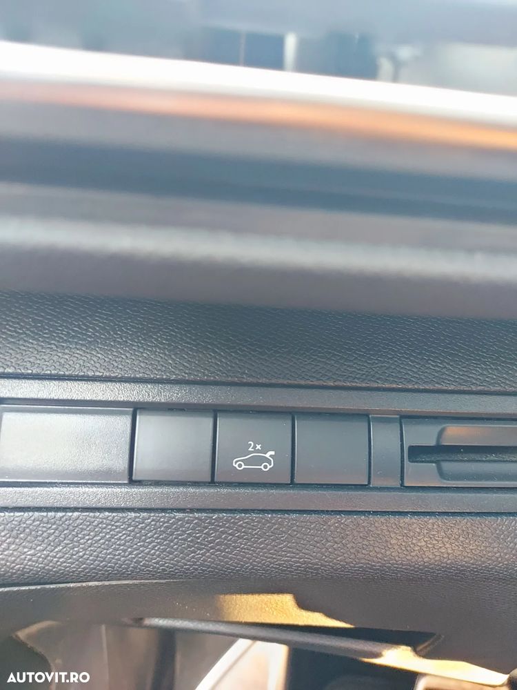 Peugeot 5008 BlueHDI 130 EAT8 GT - 31