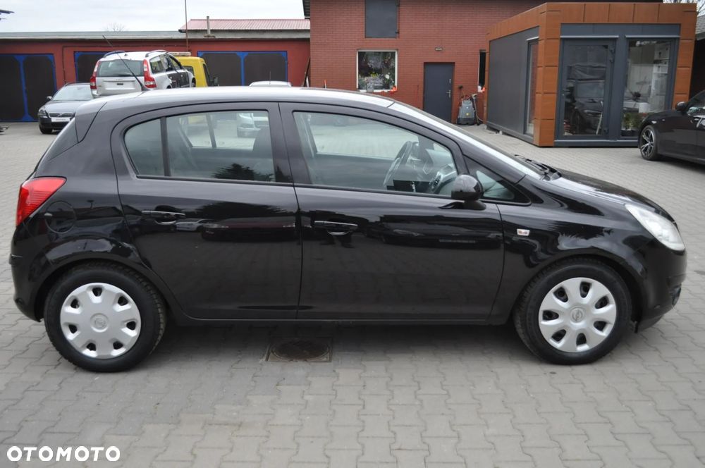 Opel Corsa 1.2 16V Cosmo - 4