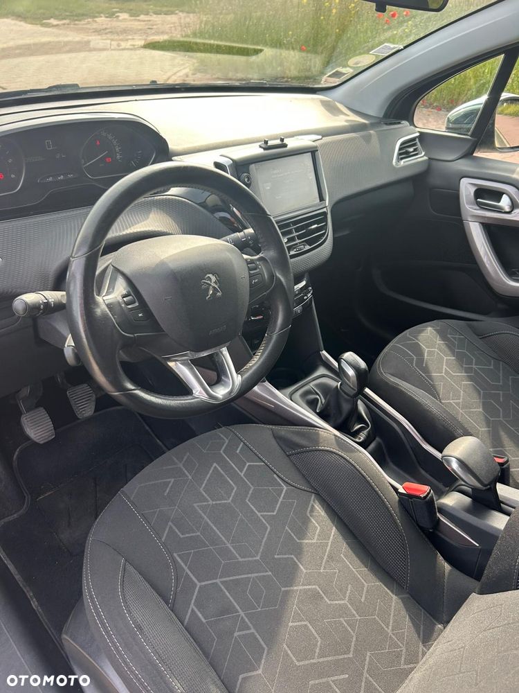 Peugeot 2008 1.6 BlueHDi Style - 9