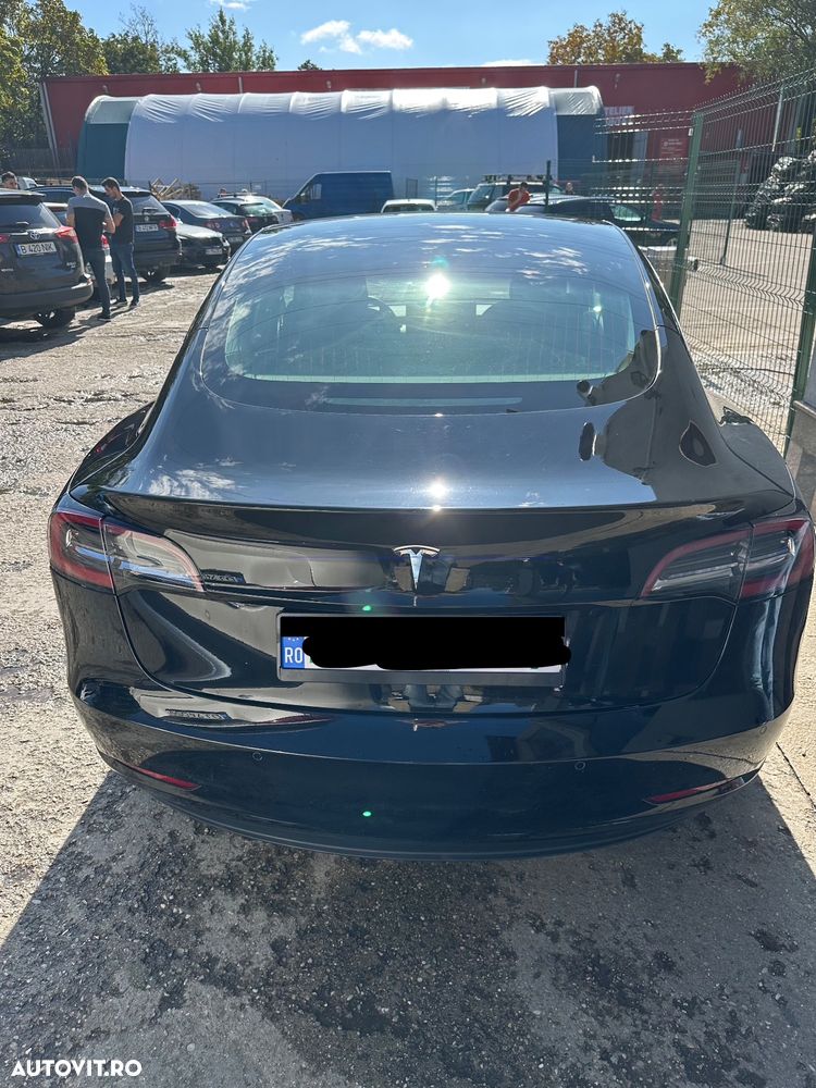 Tesla Model 3 Standard Reichweite Plus Hinterradantrieb - 4