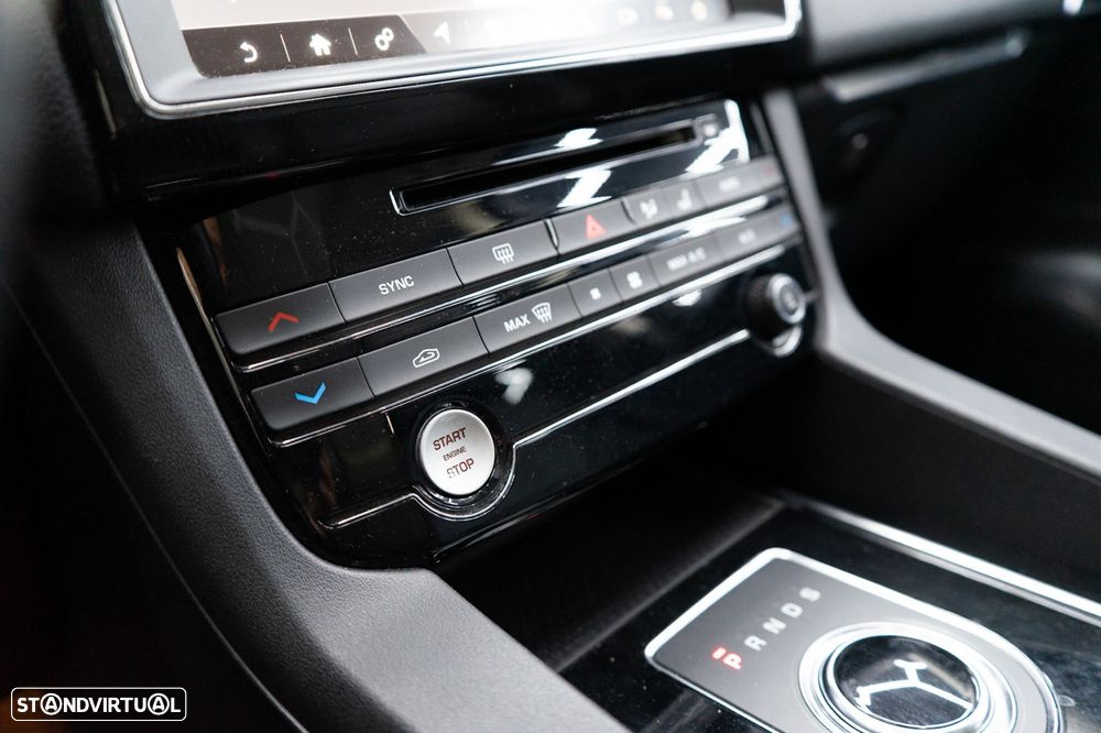Jaguar F-Pace 20d AWD Aut. R-Sport - 31