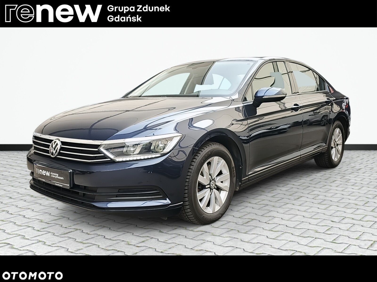 Volkswagen Passat - 1