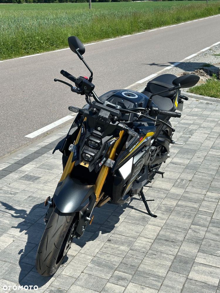 Suzuki GSX 1000 - 7