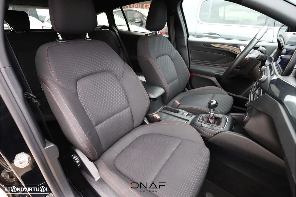 Ford Focus 1.5 EcoBoost S&S ST-LINE - 27