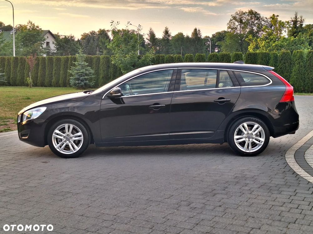 Volvo V60 T3 Momentum - 8