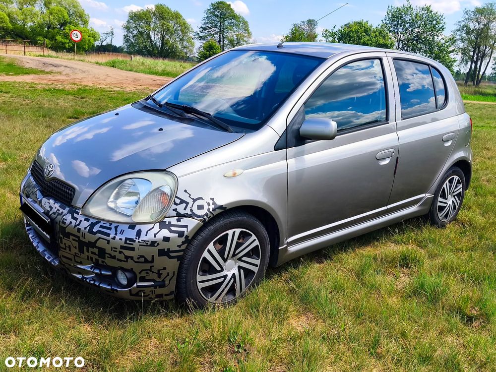 Toyota Yaris - 1