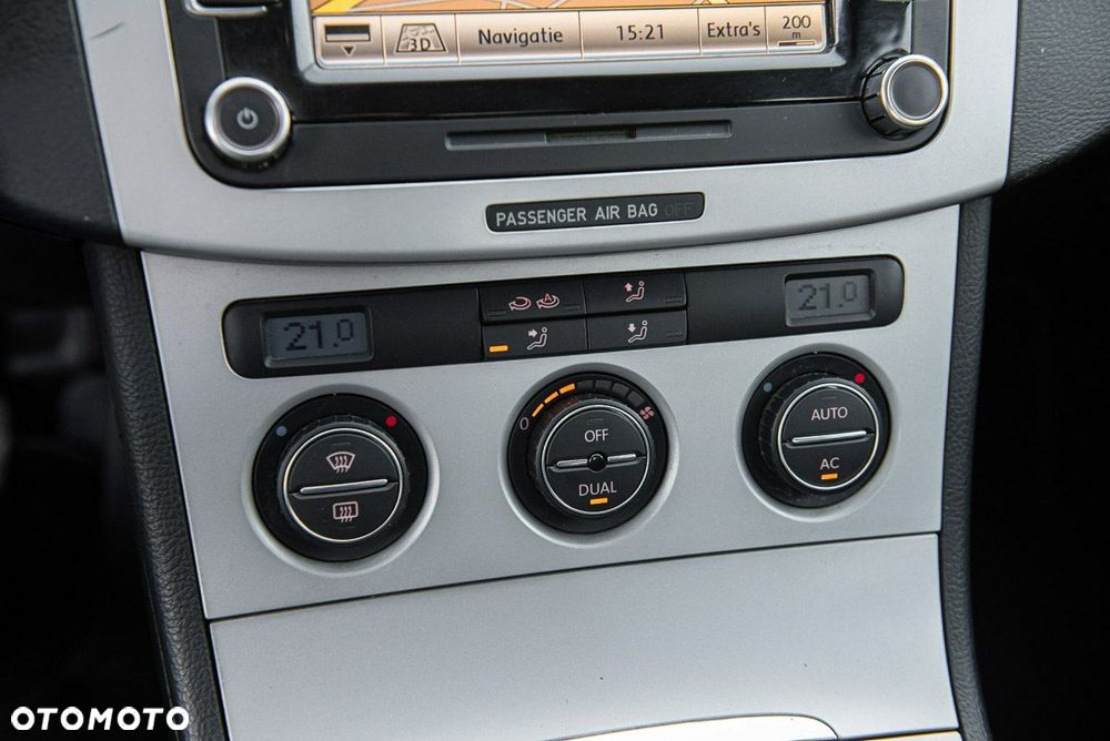 Volkswagen Passat 1.9 TDI Highline - 21