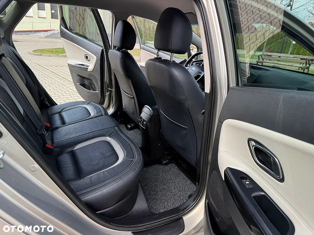 Kia Ceed 1.6 GDI Platinum Edition - 4