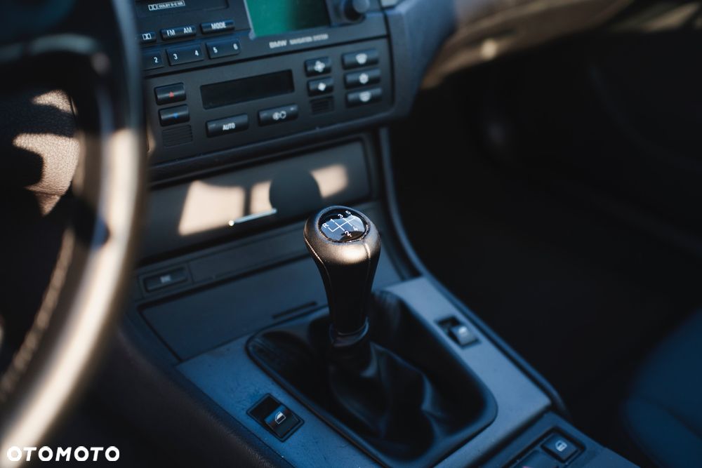 BMW Seria 3 318i - 32