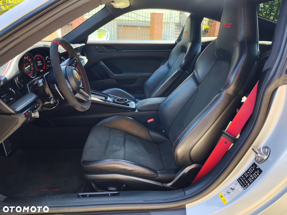 Porsche 911 Carrera GTS PDK - 23