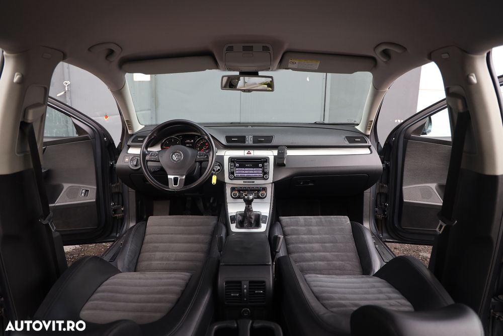 Volkswagen Passat Variant 2.0 TDI BlueMotion Technology Highline - 11