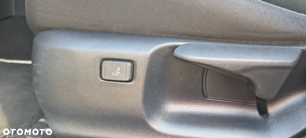 Toyota Corolla 1.8 Hybrid GPF Comfort - 32