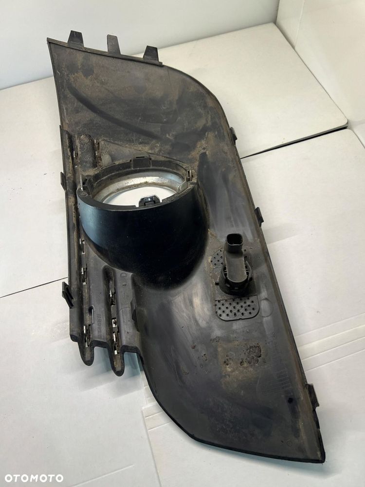 KRATKA ZDERZAKA HALOGENU PRAWA PRZÓD PEUGEOT 3008 I - 5