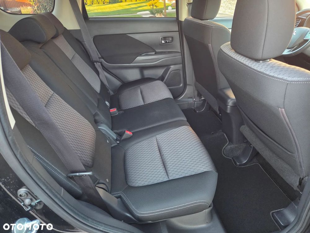 Mitsubishi Outlander - 22