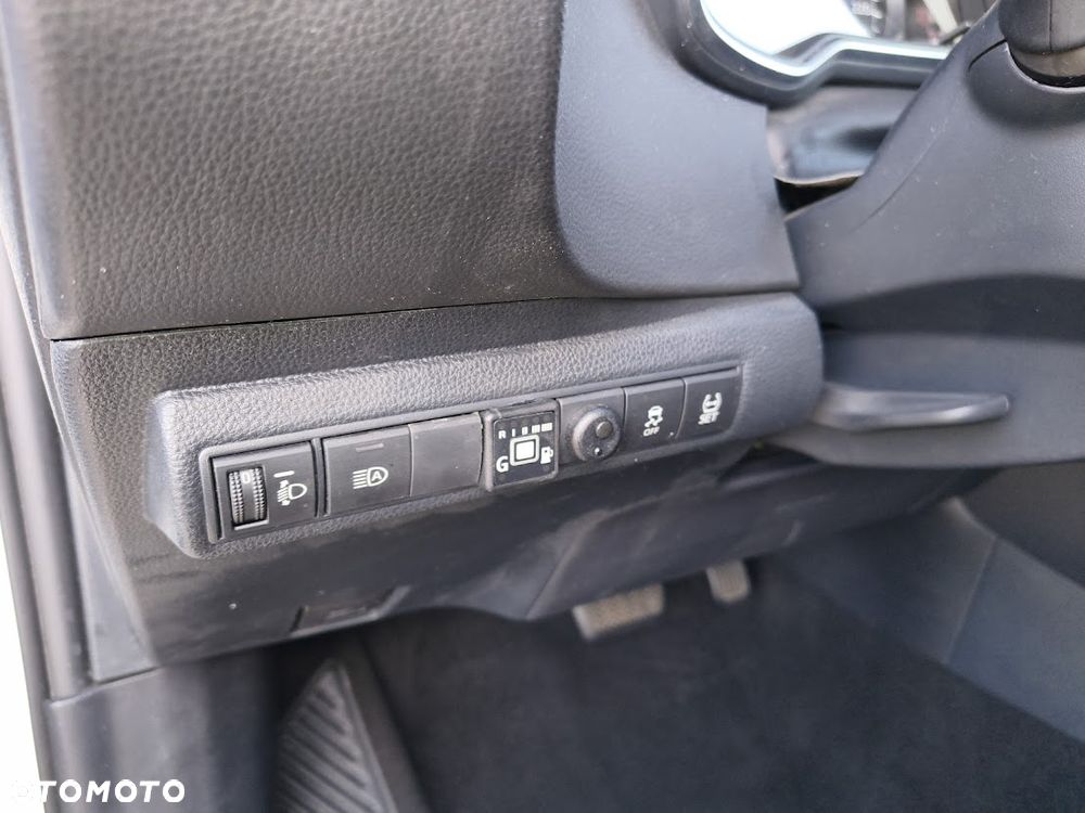 Toyota Corolla 1.8 Hybrid GPF Comfort - 13