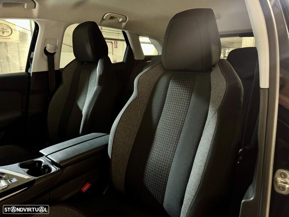 Peugeot 3008 1.2 PureTech Allure EAT8 - 29