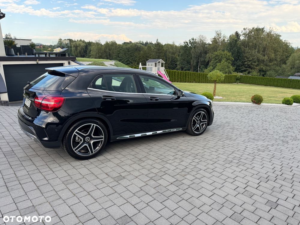 Mercedes-Benz GLA 200 d AMG Line - 3
