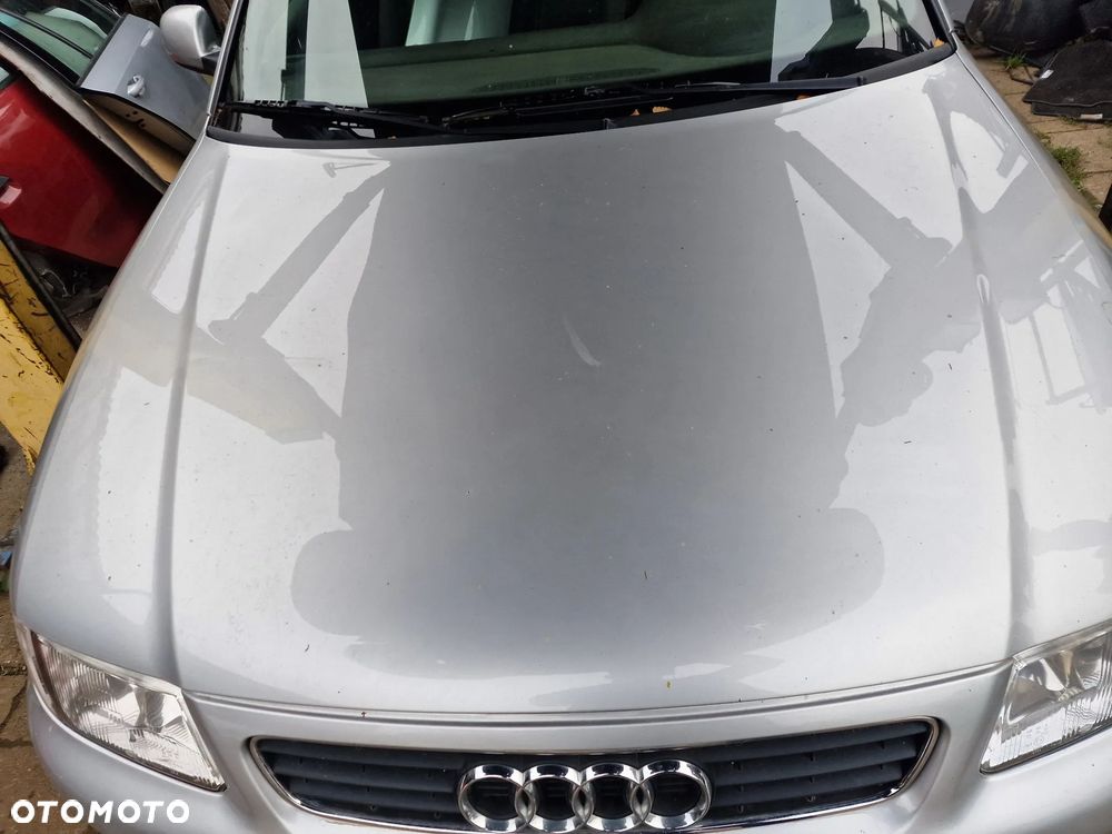 Maska przód  audi a3 8L w kolorze LY7W - 2