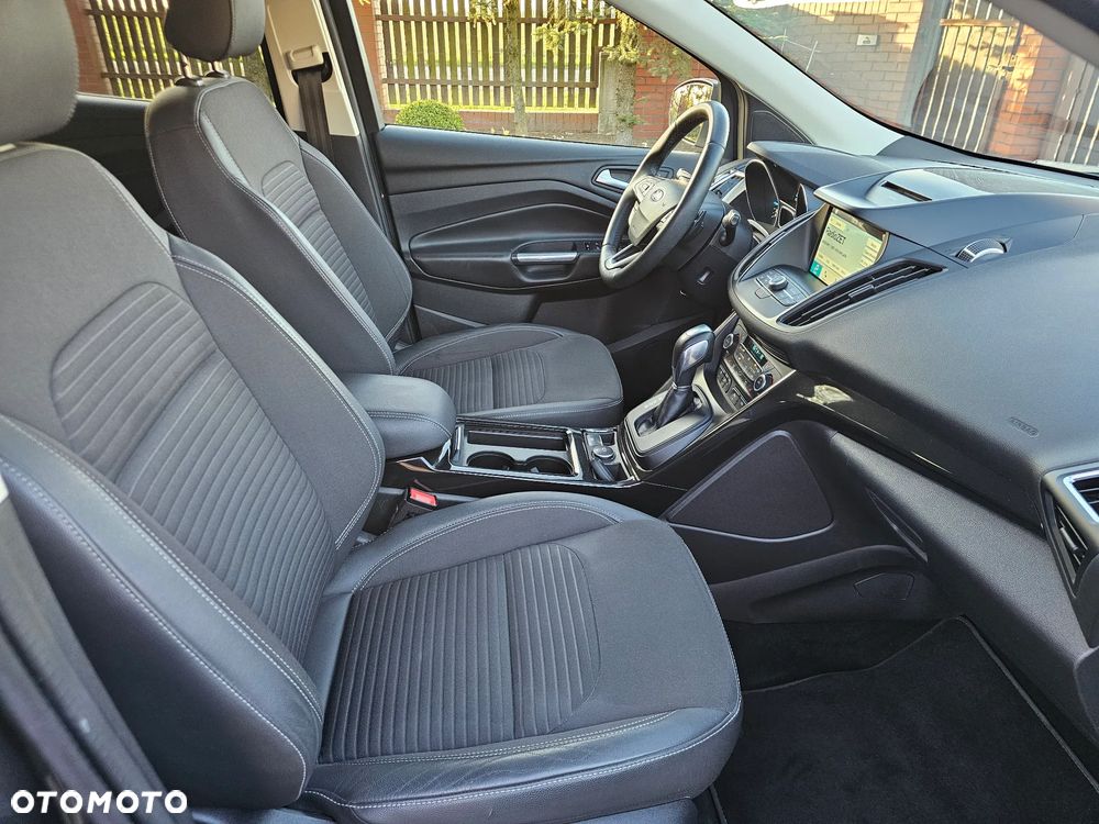 Ford Kuga - 36