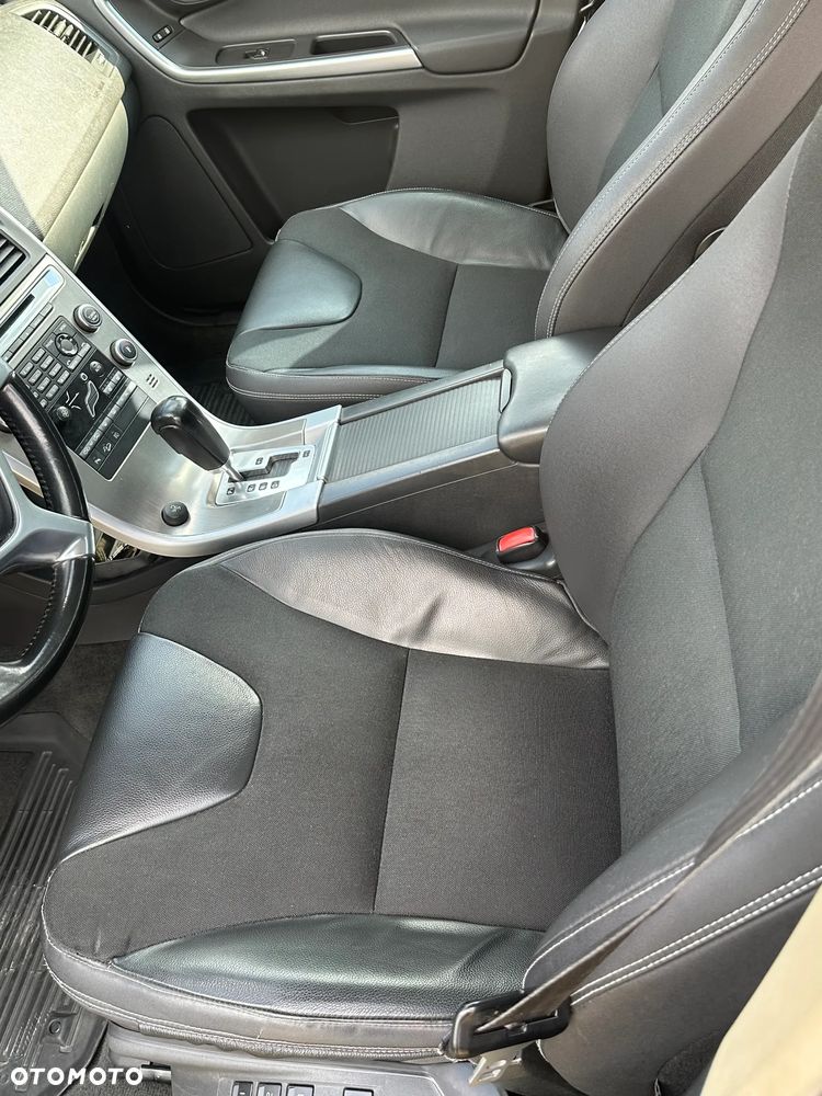 Volvo XC 60 D5 AWD Momentum - 12