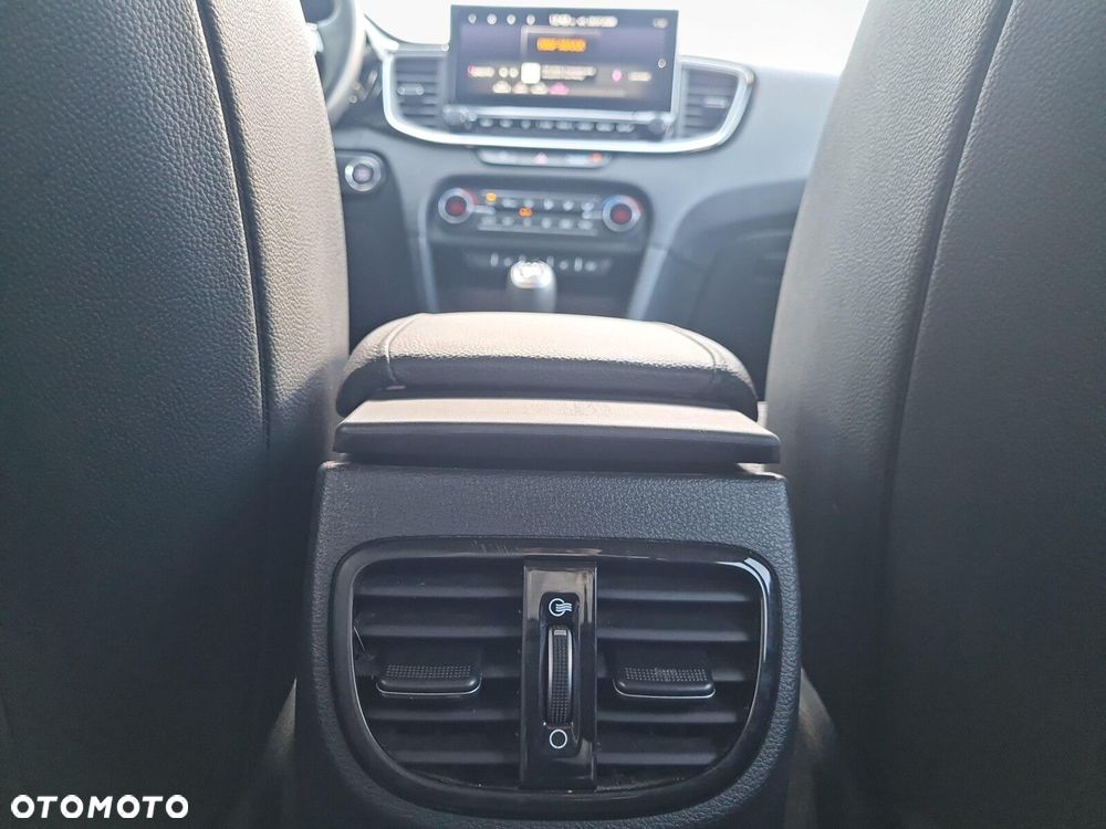 Kia Ceed 1.5 T-GDI Business Line - 32