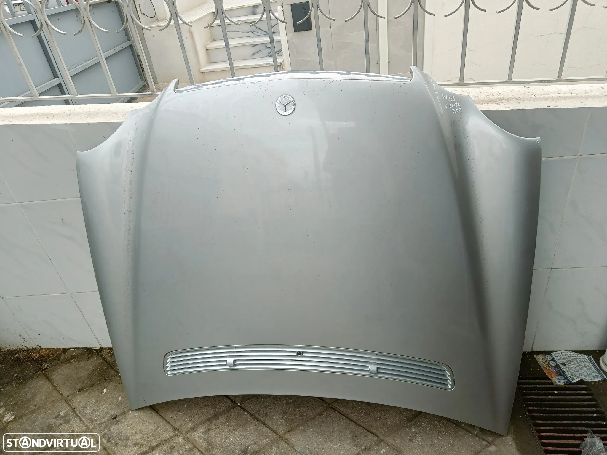Capot Mercedes w203 c coupe 2001 - 3
