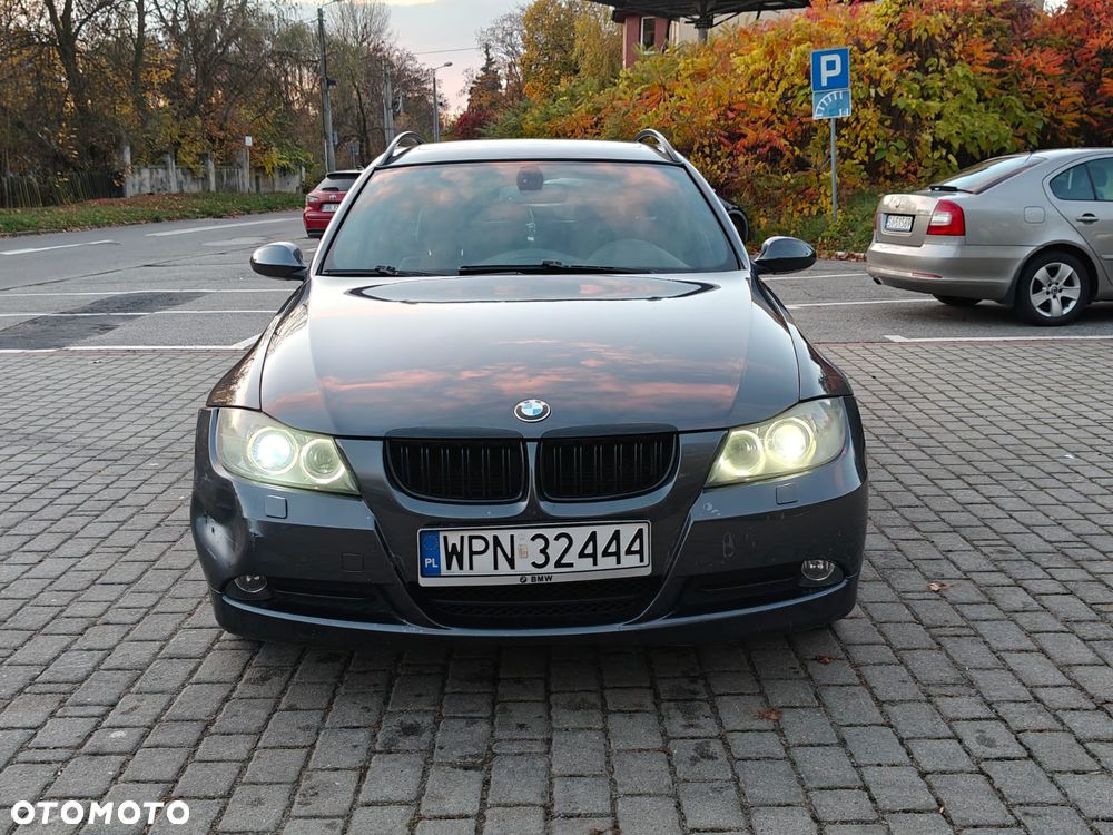 BMW Seria 3 320i - 25