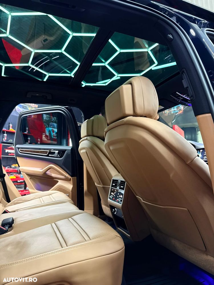 Porsche Cayenne S - 11