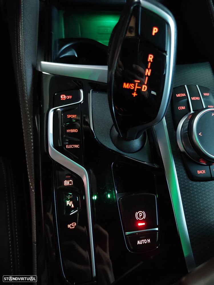 BMW 530 e Pack Desportivo M - 33