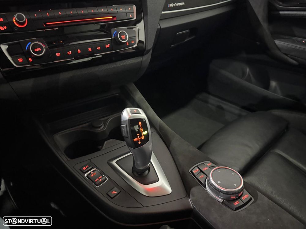 BMW 220 i Aut. M Sport - 16