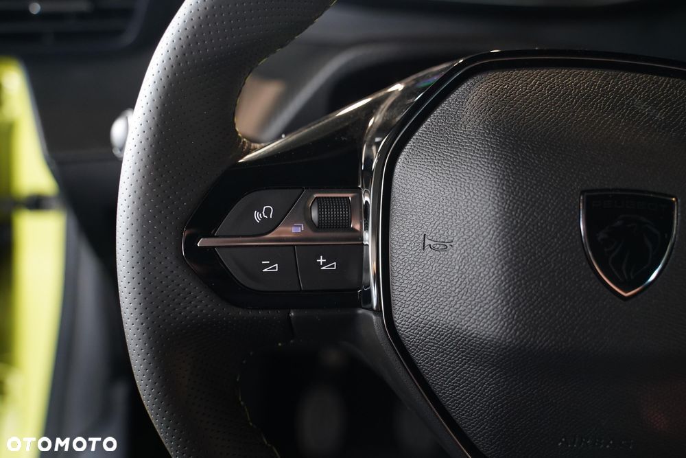 Peugeot 208 1.2 mHEV GT - 13