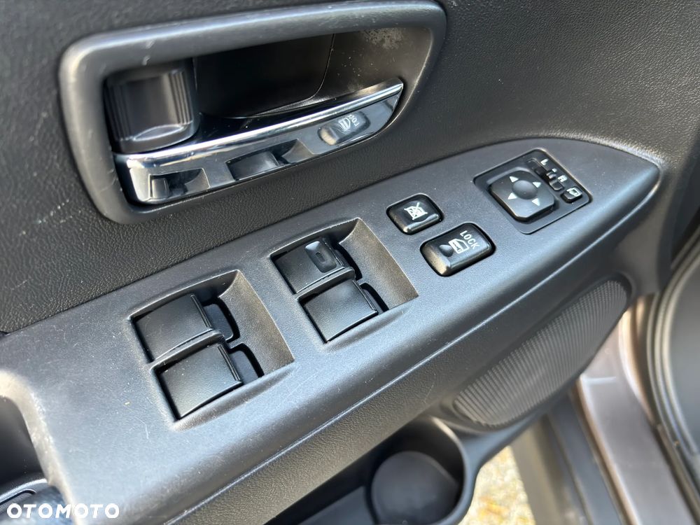 Mitsubishi ASX 1.8 DI-D 2WD Diamant Edition - 26