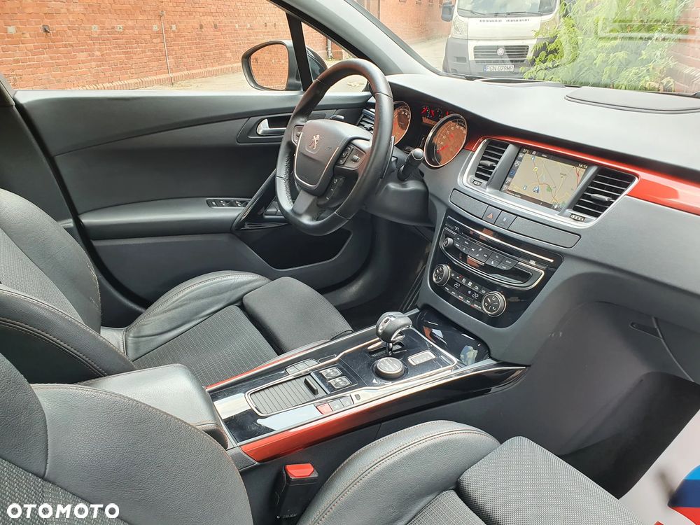 Peugeot 508 RXH Hybrid4 - 11