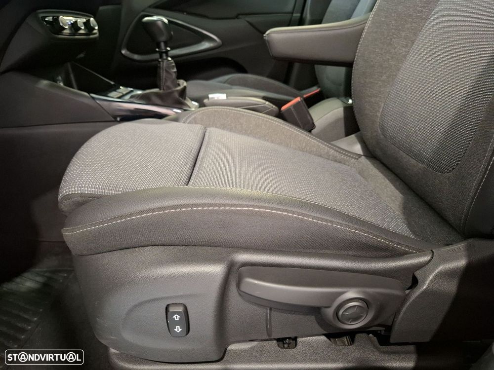 Opel Crossland 1.2 T Elegance - 25