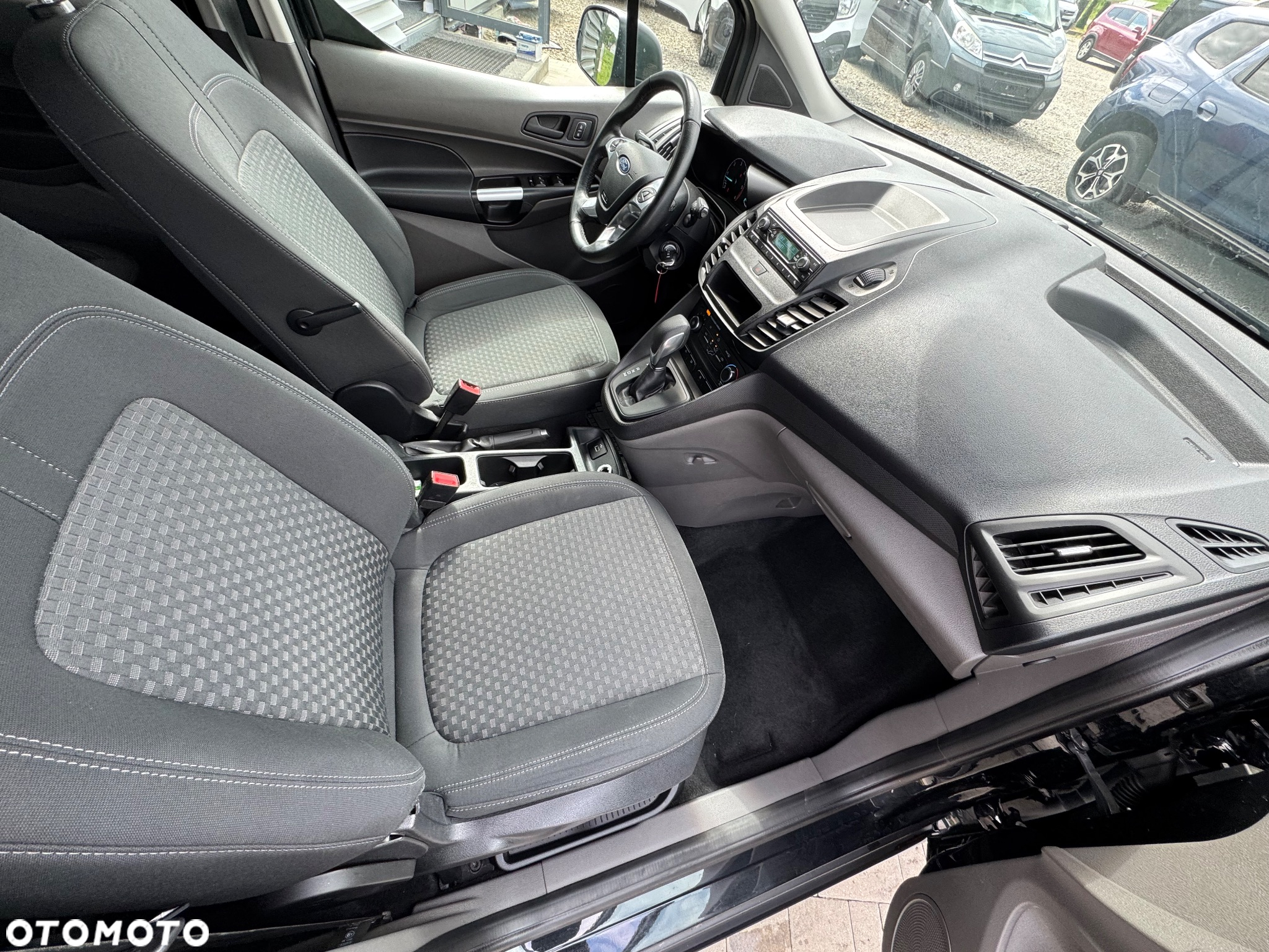 Ford Transit Connect - 22