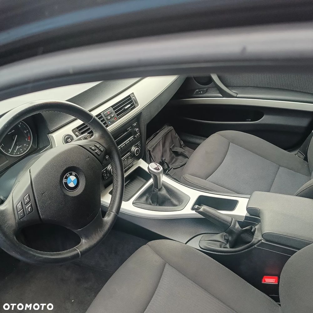BMW Seria 3 318i Touring Edition Lifestyle - 8
