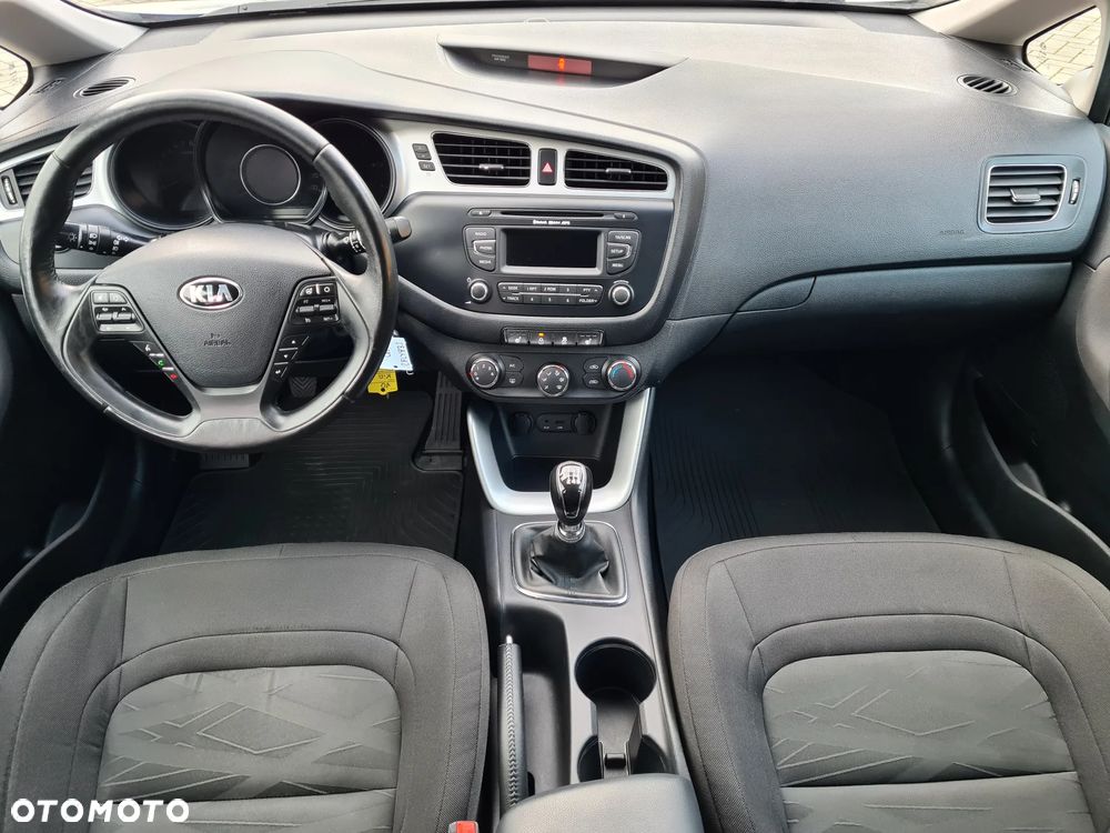 Kia Ceed - 14