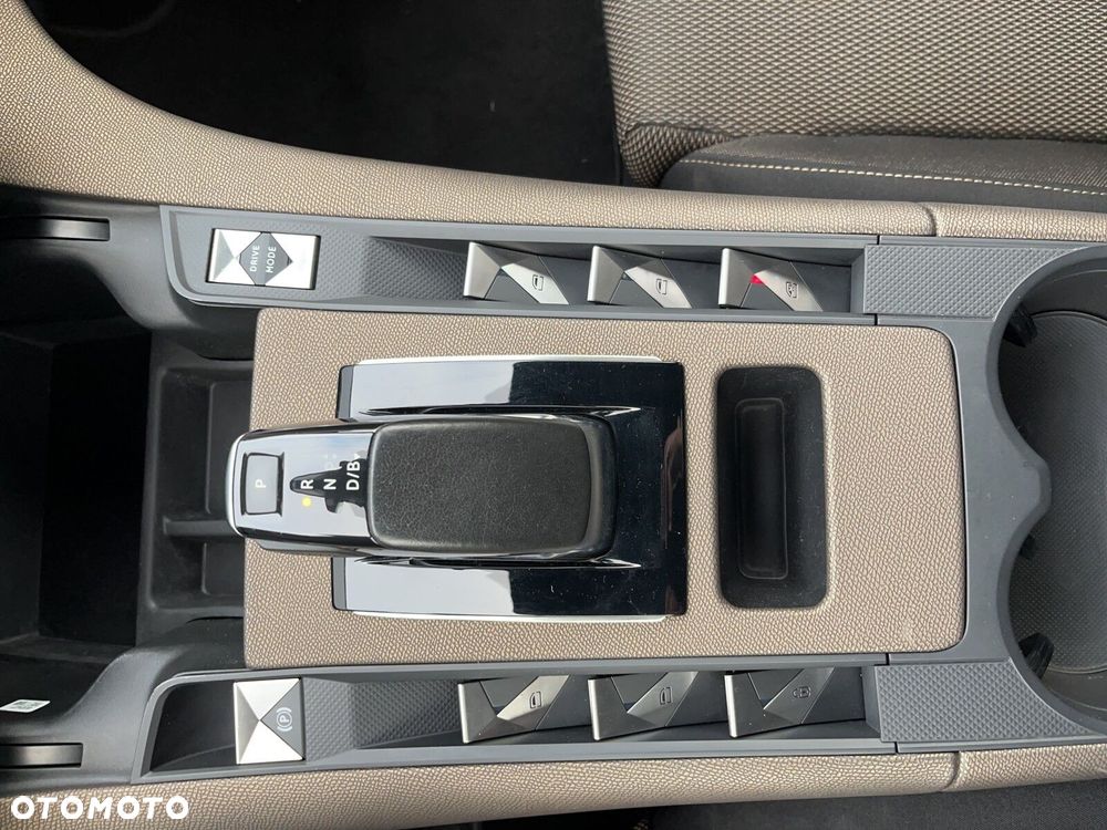 DS Automobiles DS 7 Crossback - 26